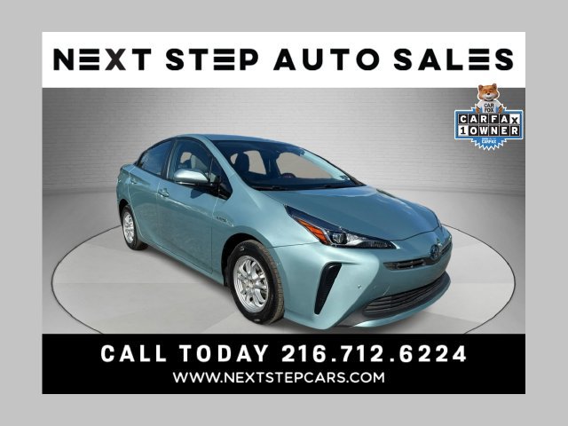 Used 2020 Toyota Prius LE FWD image 1