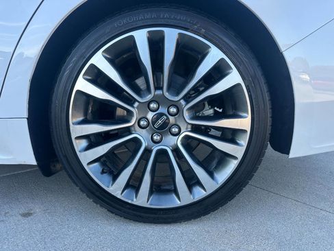 Used 2017 Lincoln Continental Reserve w/ Luxury Package image 49