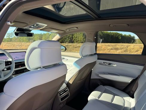 New 2026 Genesis GV70 2.5T Advanced image 23