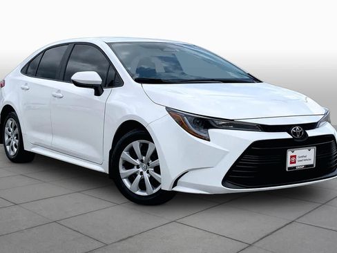 Used 2026 Toyota Corolla LE FWD image 3