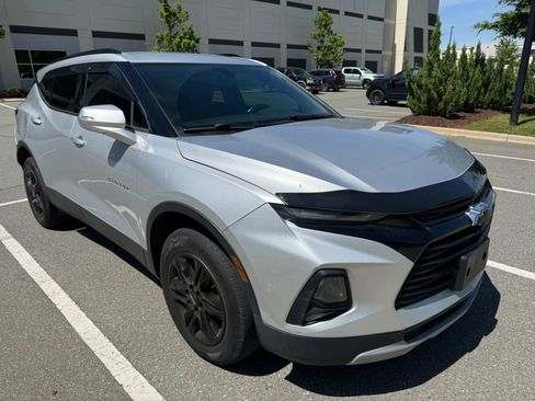 Used 2020 Chevrolet Blazer LT FWD image 2