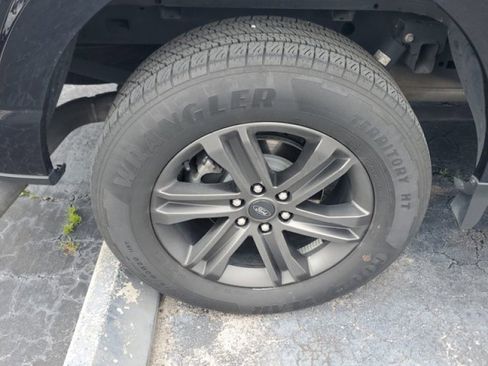 Used 2022 Ford F150 XLT w/ Equipment Group 302A High image 10