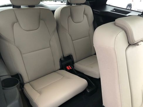 New 2026 Volvo XC90 B5 Plus image 37