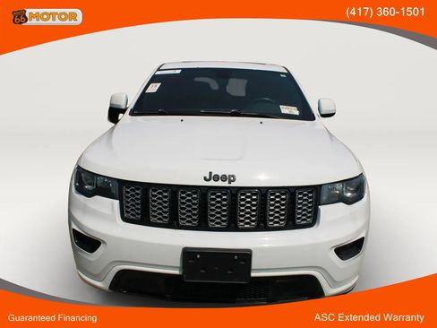 Used 2018 Jeep Grand Cherokee Altitude AWD/4WD image 2
