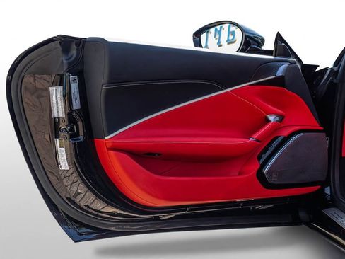 Certified 2024 Ferrari Roma Spider RWD image 34