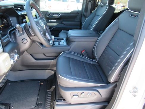 New 2026 GMC Sierra 1500 AT4X AWD/4WD image 18