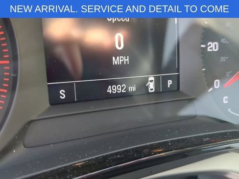 Used 2024 Chevrolet Trax LS w/ LS Convenience Package FWD image 2