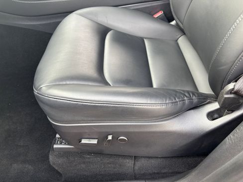 Used 2023 Tesla Model Y Long Range image 13