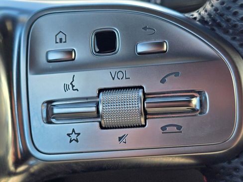 Used 2023 Mercedes-Benz EQB 300 4MATIC image 43