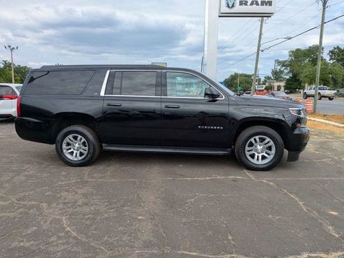 Used 2019 Chevrolet Suburban LT RWD image 3