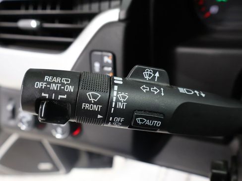 Used 2016 GMC Yukon SLT image 41