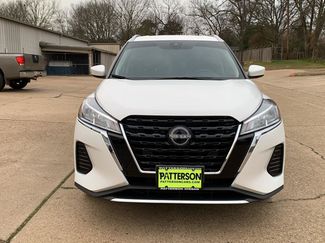 Used 2024 Nissan Kicks SV video 2