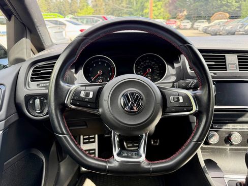 Used 2015 Volkswagen GTI S FWD image 17