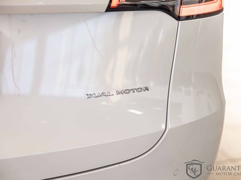 Used 2020 Tesla Model Y Long Range image 16