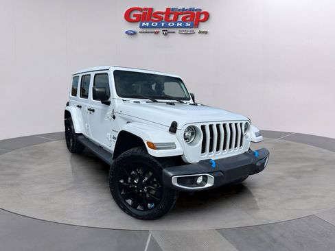 Used 2022 Jeep Wrangler Unlimited Sahara w/ Cold Weather Group AWD/4WD image 1