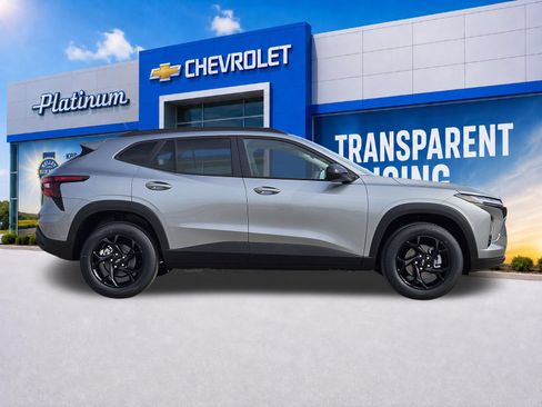 New 2026 Chevrolet Trax LT w/ Driver Confidence Package FWD image 7