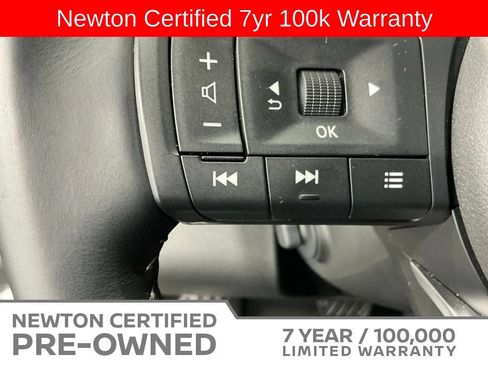 Used 2025 Nissan Pathfinder Platinum FWD image 36