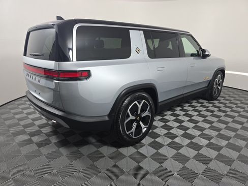 Used 2024 Rivian R1S Adventure AWD/4WD image 5