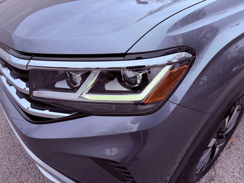 Used 2022 Volkswagen Atlas Cross Sport SE image 13