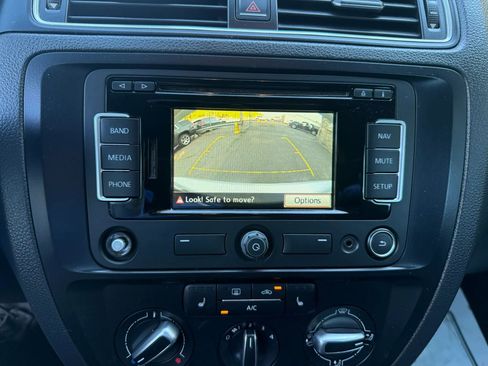 Used 2015 Volkswagen Jetta SE FWD image 22