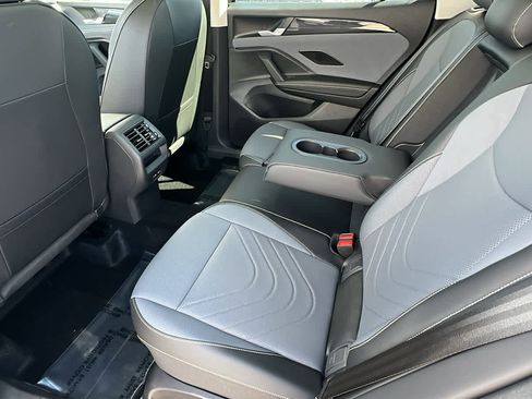 New 2026 Volkswagen Tiguan SE image 24