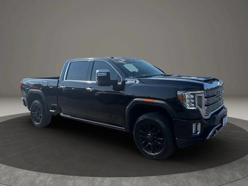 Used 2023 GMC Sierra 2500 Denali w/ Denali Black Diamond Edition AWD/4WD image 7