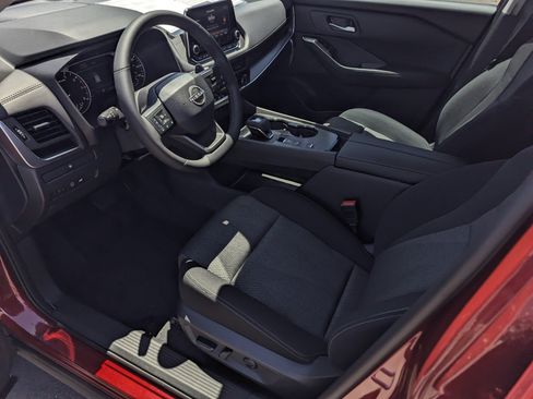New 2026 Nissan Rogue SV FWD image 9