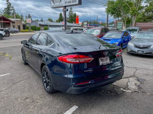 Used 2020 Ford Fusion SE FWD image 2