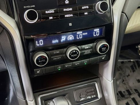 Used 2021 Subaru Ascent Premium w/ Convenience Package AWD/4WD image 35