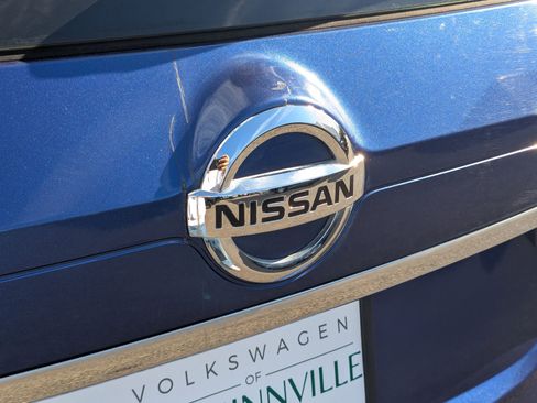 Used 2017 Nissan Rogue S image 26