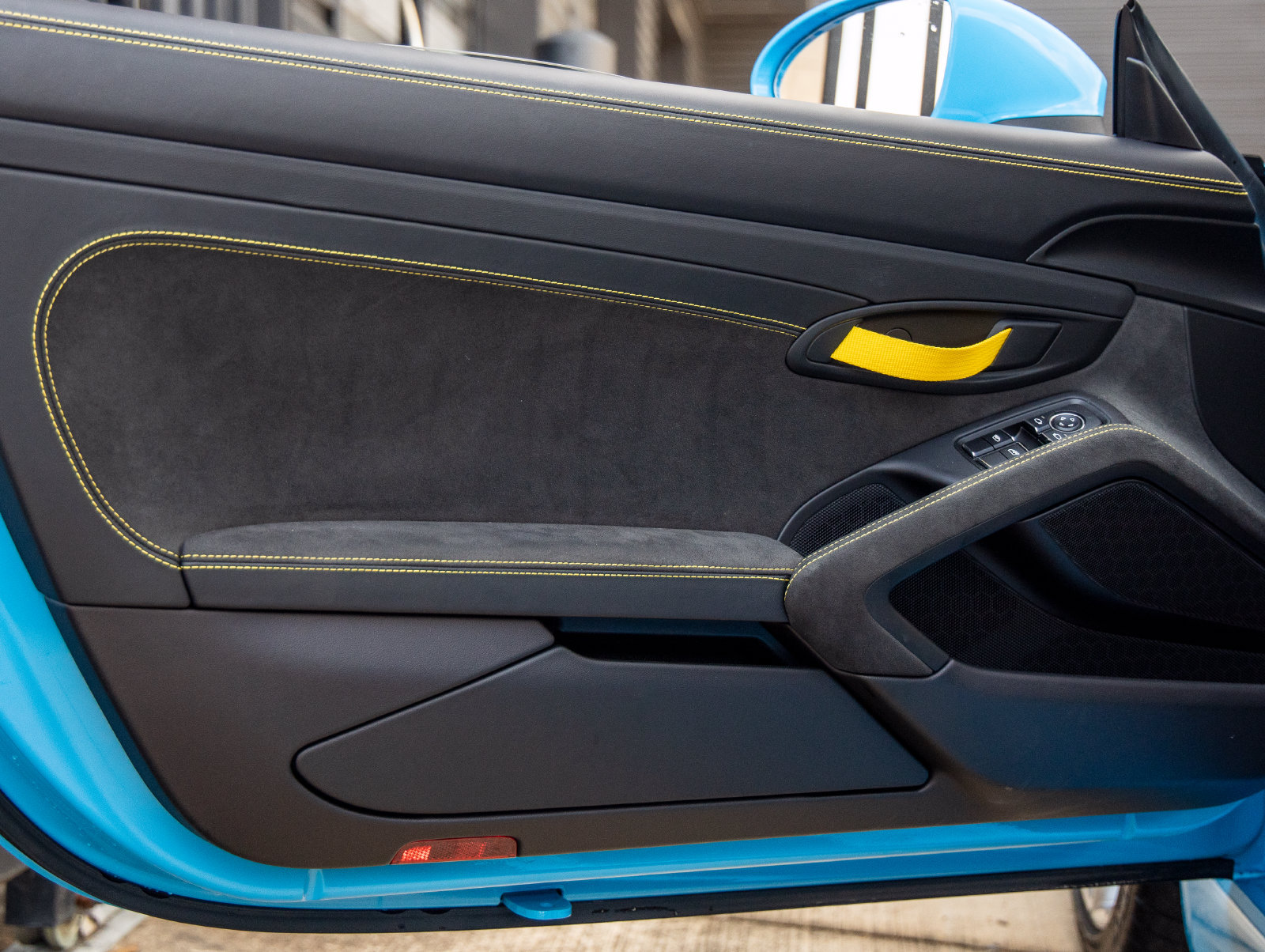 Certified 2021 Porsche 718 Cayman GT4 RWD image 21
