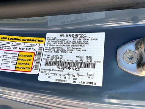 Used 2025 Ford Mustang Coupe RWD image 30