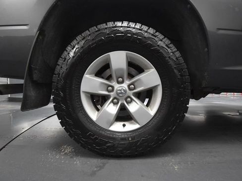 Used 2017 RAM 1500 Classic SLT AWD/4WD image 13