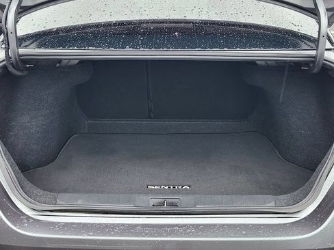Used 2022 Nissan Sentra SR w/ SR Premium Package FWD image 31