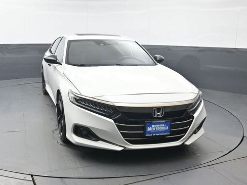 Used 2021 Honda Accord Sport image 9