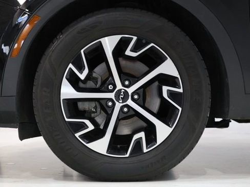 Used 2023 Kia Sportage EX image 11