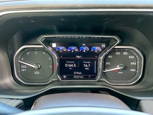 Used 2021 GMC Yukon XL Denali w/ Denali Premium Package AWD/4WD image 12