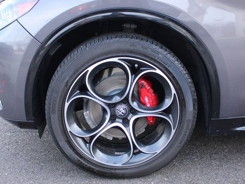 Used 2024 Alfa Romeo Stelvio Veloce image 37