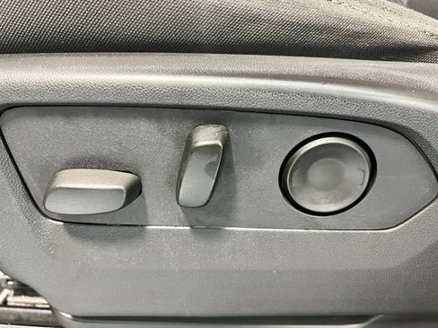 Used 2024 Chevrolet Silverado 2500 Custom w/ Custom Value Package image 14