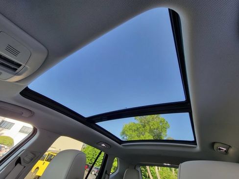 Used 2019 Buick Envision Essence FWD image 40