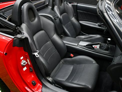 Used 2005 Honda S2000 image 32