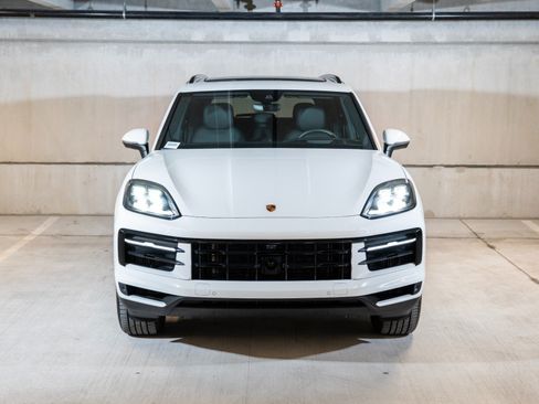 Certified 2026 Porsche Cayenne AWD/4WD image 6