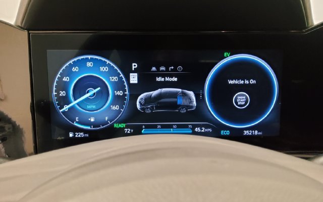 Used 2025 Hyundai Elantra SEL FWD image 28