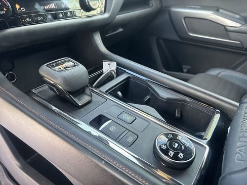 Used 2023 Nissan Pathfinder Rock Creek AWD/4WD image 19