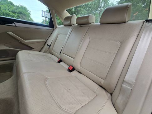 Used 2013 Volkswagen Passat 2.5 SE FWD image 33