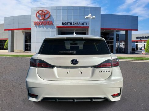 Used 2015 Lexus CT 200h w/ Seat Comfort Package FWD image 5