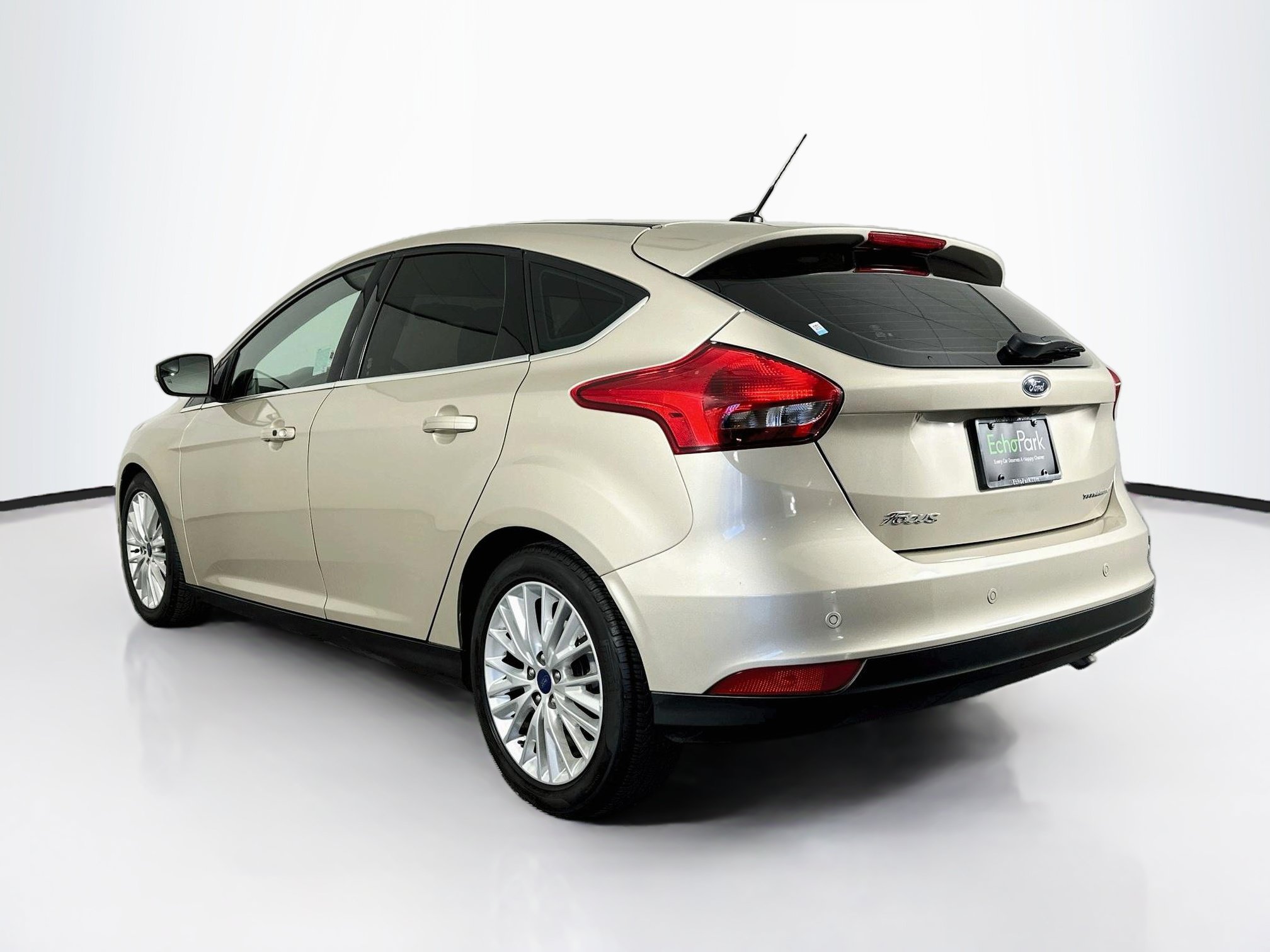 Used 2017 Ford Focus Titanium FWD image 5