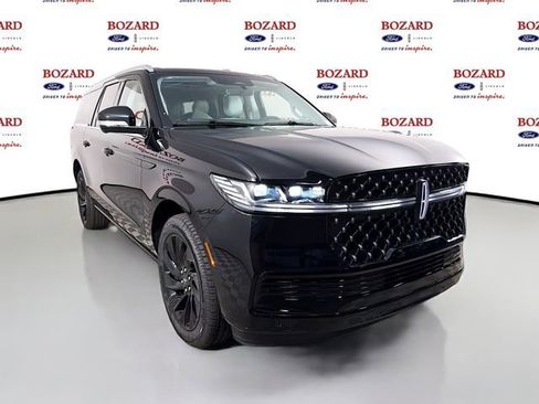 New 2026 Lincoln Navigator L Black Label AWD/4WD image 1