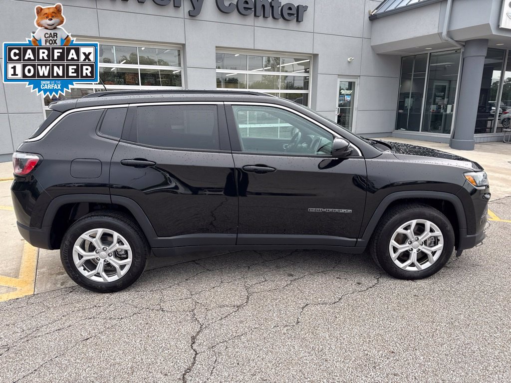 Used 2024 Jeep Compass Latitude AWD/4WD image 4