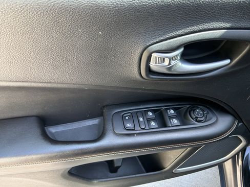 Used 2019 Jeep Compass Latitude w/ Popular Equipment Group image 15